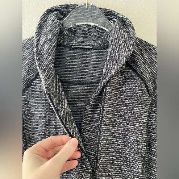 Lululemon Think Fast Pullover - Picture 3 of 5